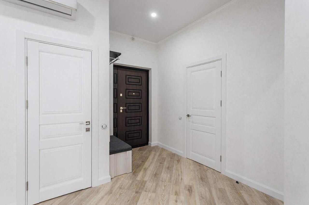 2-Nd Pearl 2-Bedrooms Apartment オデッサ エクステリア 写真